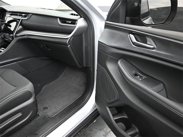 New 2025 Jeep Grand Cherokee Laredo image 23