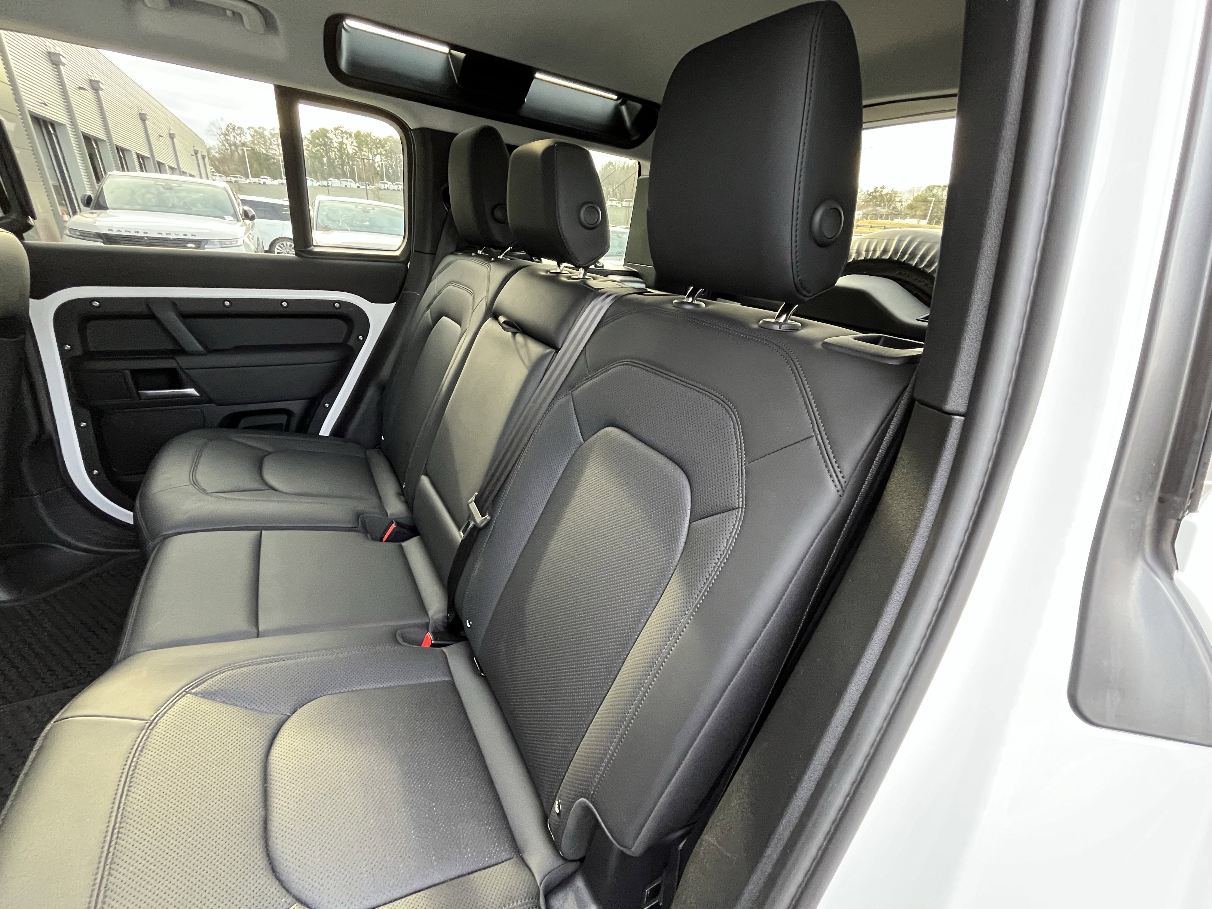 Certified 2025 Land Rover Defender 110 S image 31