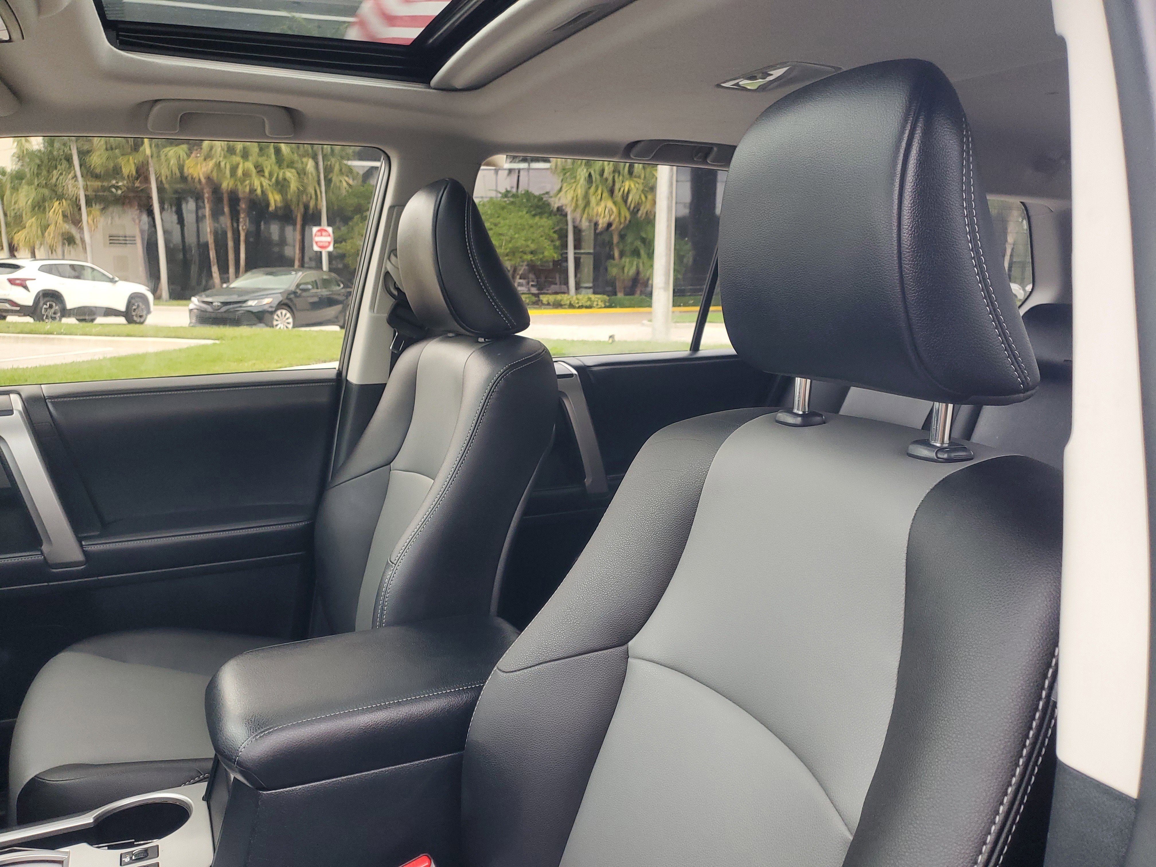 Used 2018 Toyota 4Runner 4WD image 16