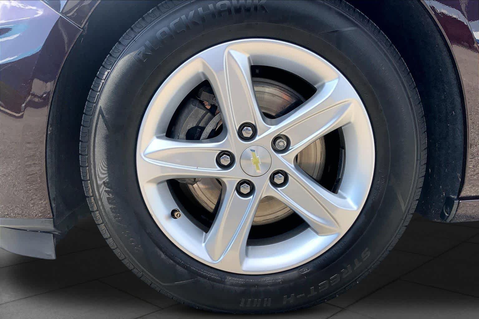 Used 2021 Chevrolet Malibu LS FWD image 11