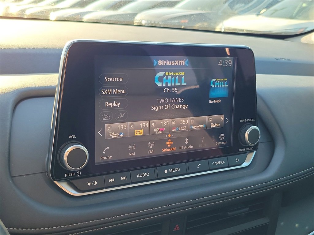 Used 2025 Nissan Rogue S image 26