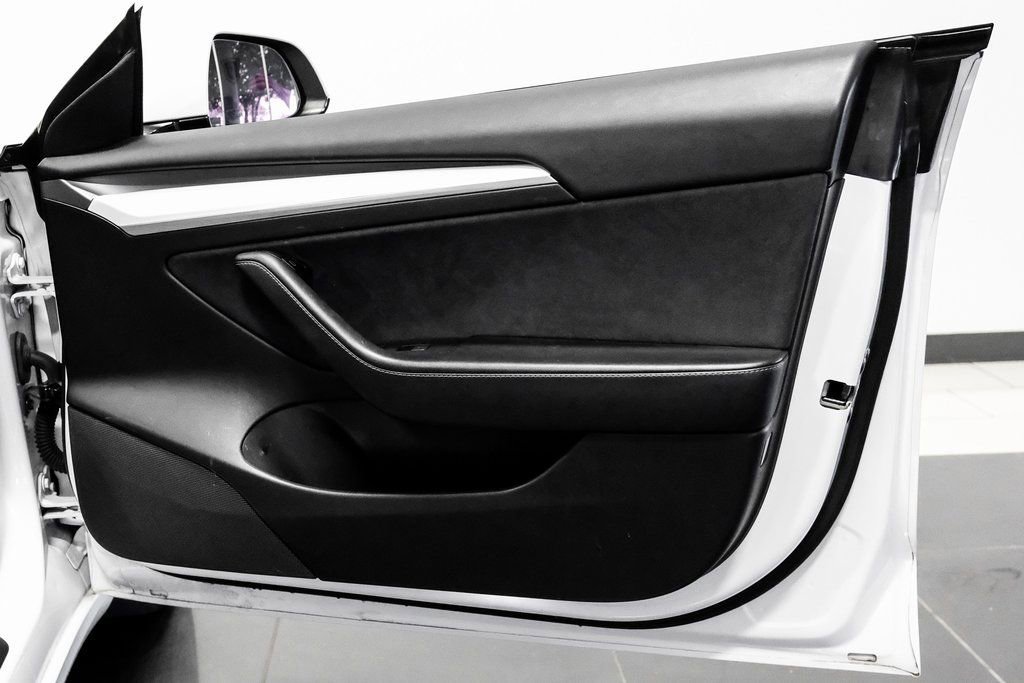 Used 2021 Tesla Model 3 Standard Range Plus image 33