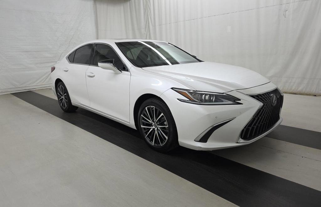 Used 2025 Lexus ES 300h w/ Premium Package FWD image 3