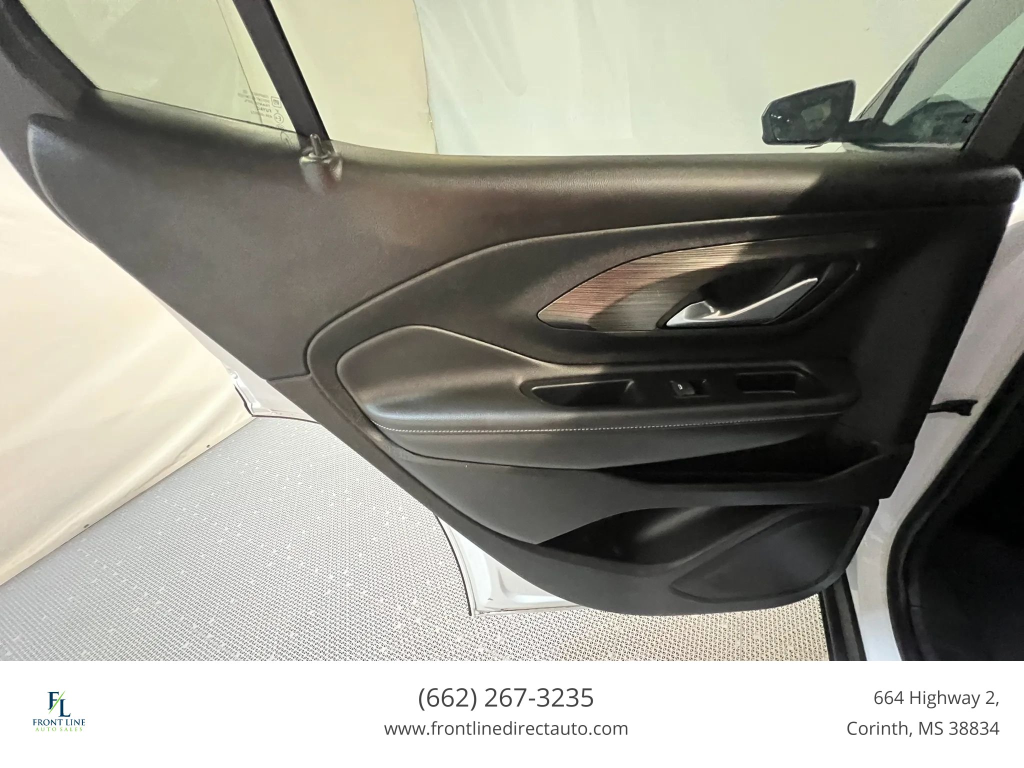 Used 2023 GMC Terrain SLE w/ Driver Convenience Package FWD image 20