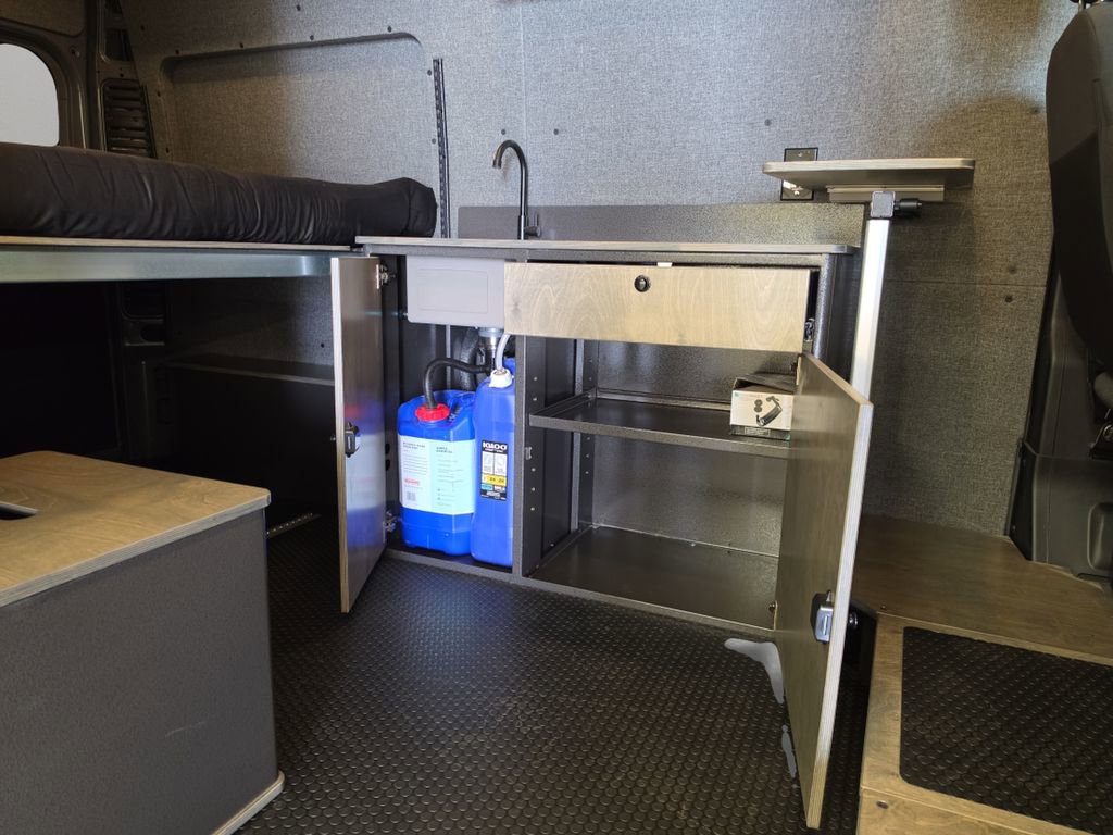 New 2025 RAM ProMaster 1500 w/ Quick Order Package 22G SLT image 13