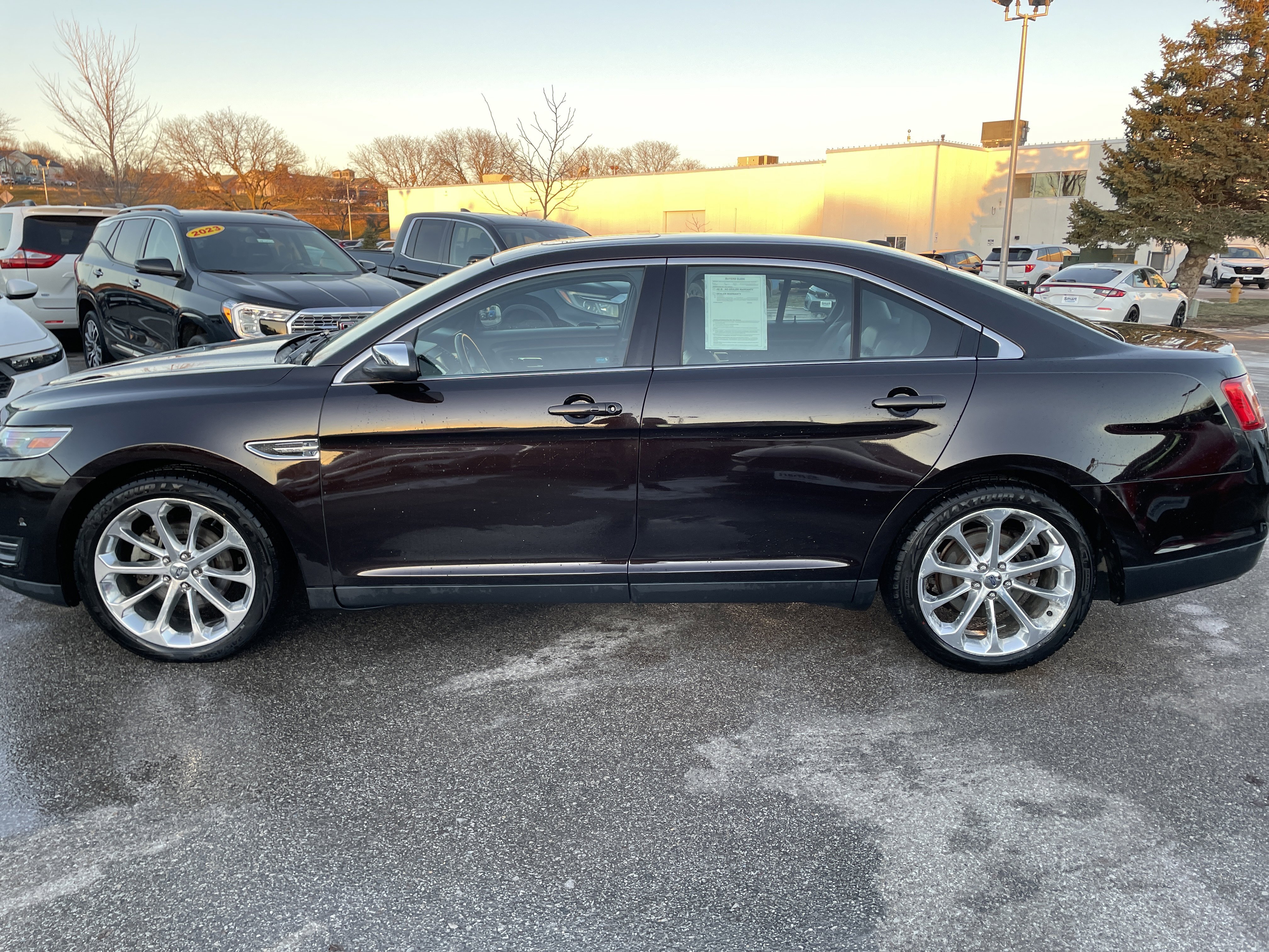 Used 2013 Ford Taurus Limited image 8