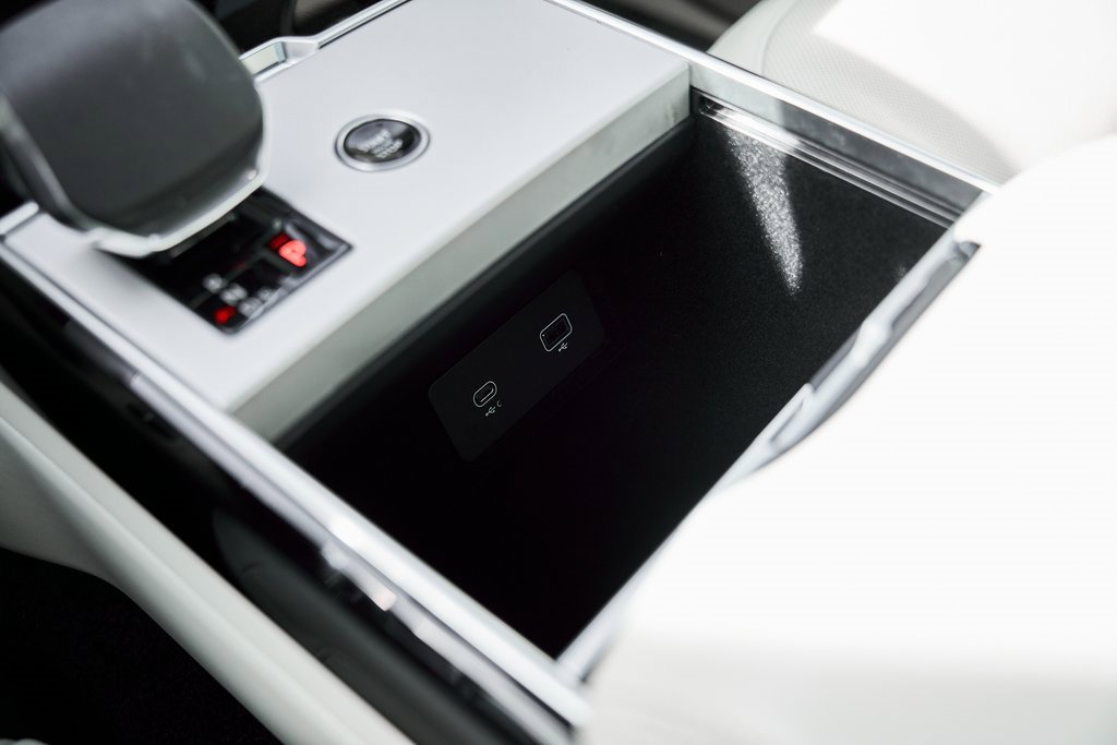 Used 2024 Land Rover Range Rover Long Wheelbase SE image 75