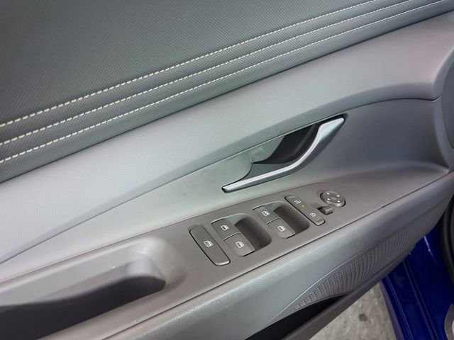 Used 2025 Hyundai Elantra SEL image 8