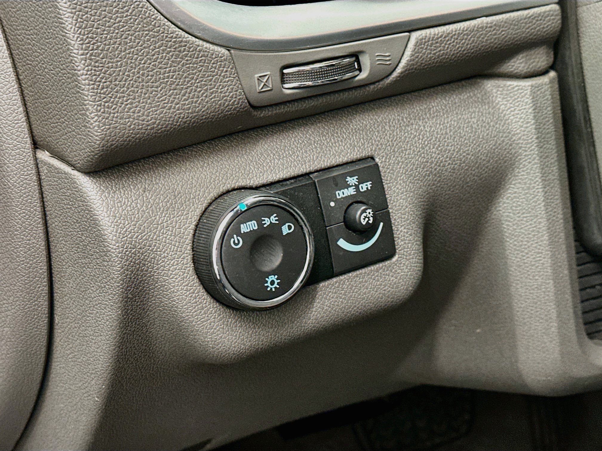 Used 2015 Chevrolet Traverse LS FWD image 17