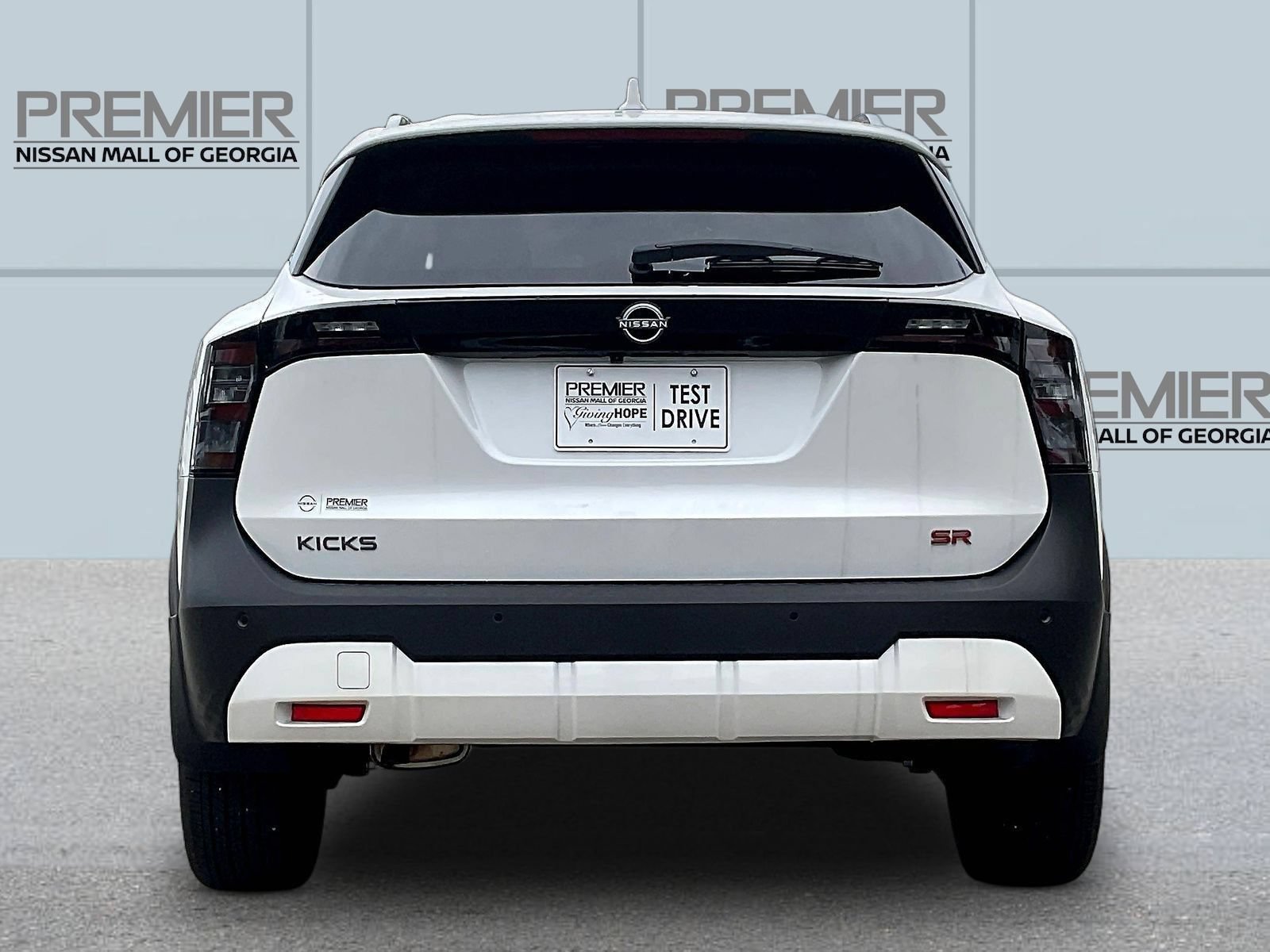 Certified 2025 Nissan Kicks SR FWD image 6