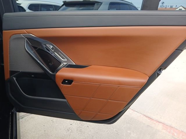 Used 2024 BMW 760i xDrive w/ Premium Package 2 image 11