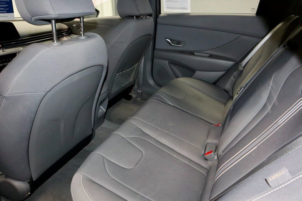 Certified 2025 Hyundai Elantra SEL image 22