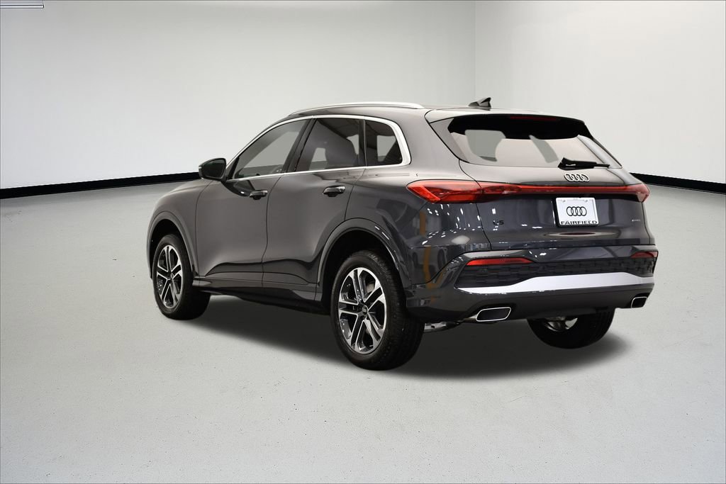 Used 2025 Audi Q5 Premium w/ Convenience Package image 3