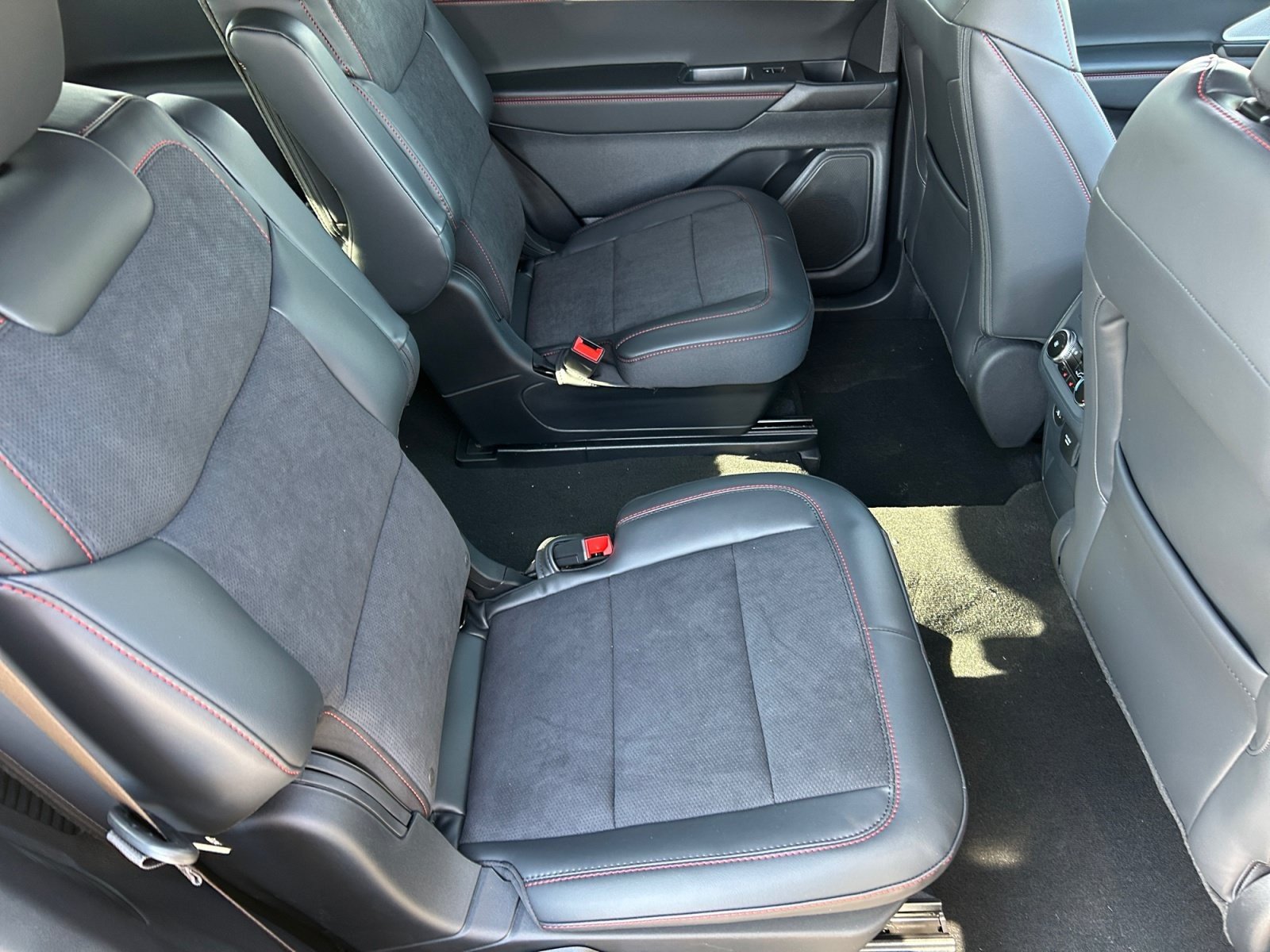 New 2026 Ford Explorer ST w/ Sun And Sound Package AWD/4WD image 18