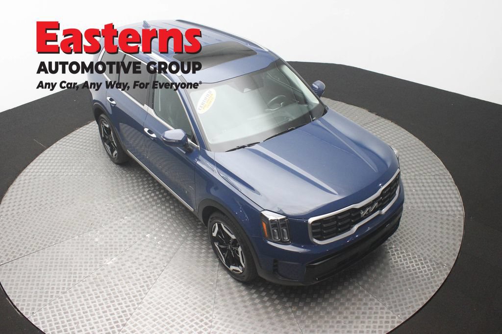 Used 2025 Kia Telluride S FWD image 3