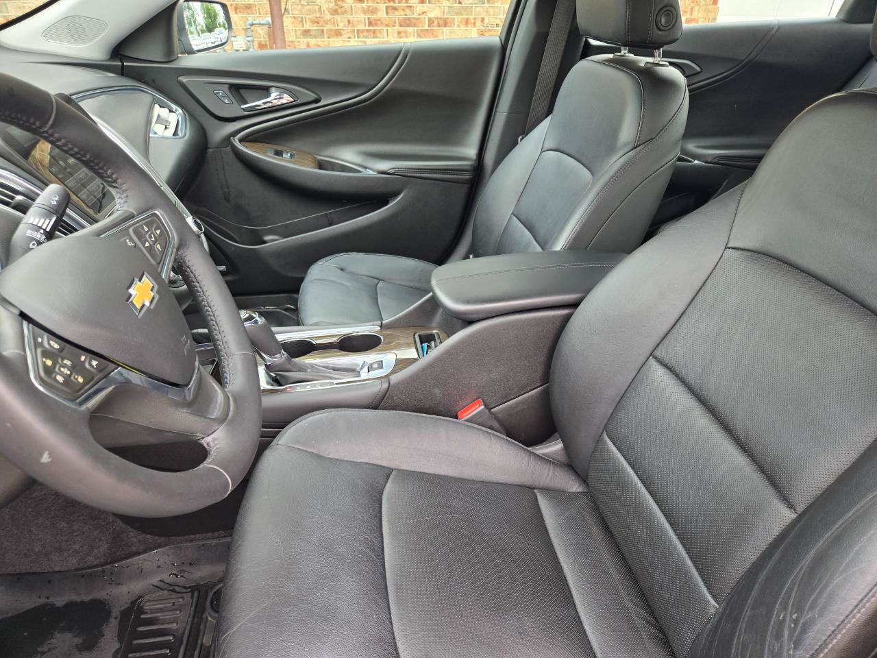 Used 2017 Chevrolet Malibu Premier w/ Premier Sun and Wheel Package FWD image 18