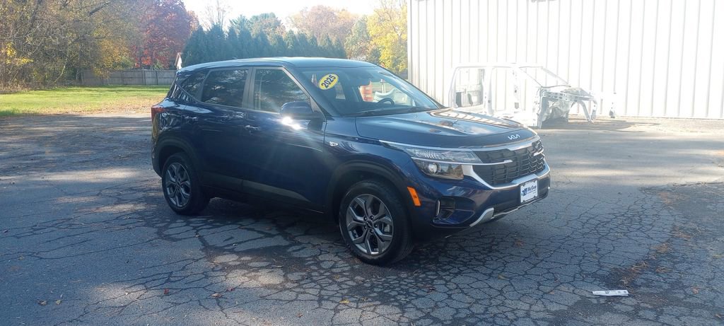 Used 2025 Kia Seltos LX