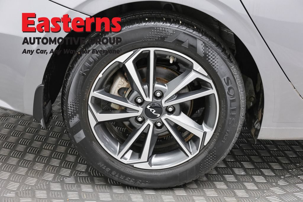 Used 2023 Kia Forte LXS w/ LXS Technology Package FWD image 30