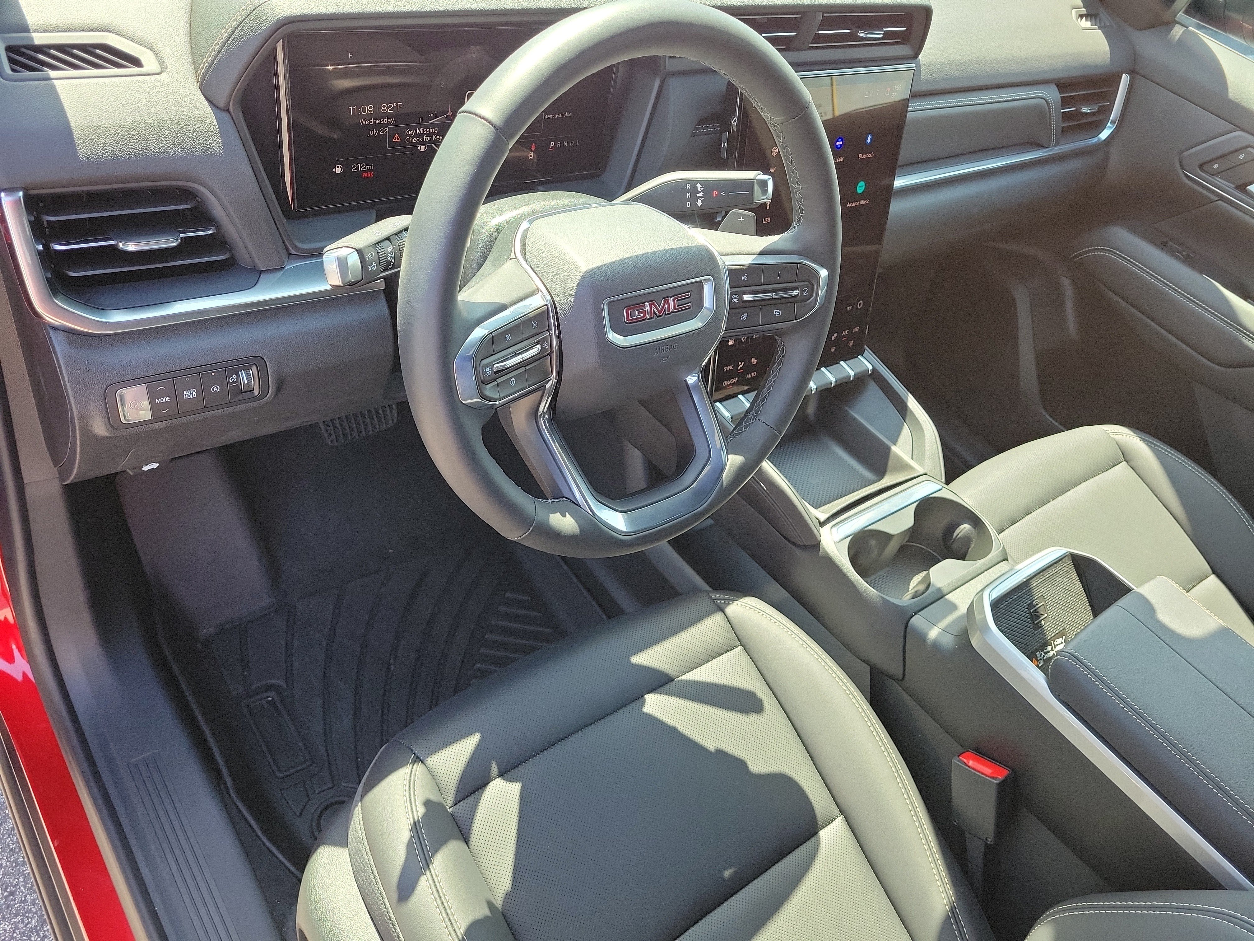 Used 2026 GMC Terrain Elevation w/ Elevation Premium Package FWD image 13