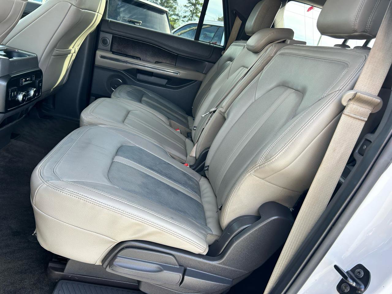 Used 2018 Ford Expedition Max Limited RWD image 17