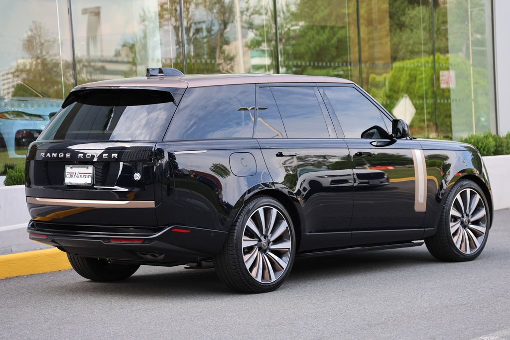 Used 2024 Land Rover Range Rover SV AWD/4WD image 4