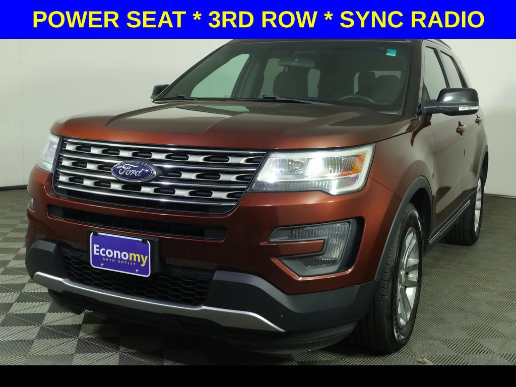 Used 2016 Ford Explorer XLT FWD image 1