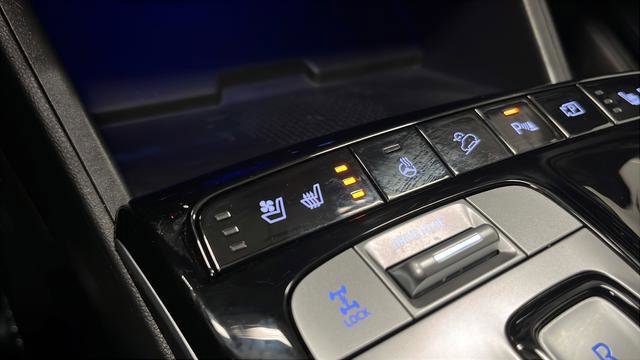 Used 2024 Hyundai Tucson Limited image 35