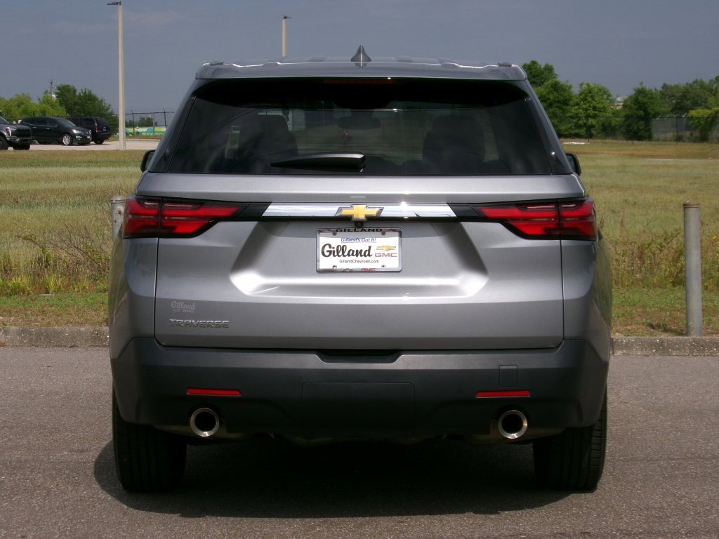 Used 2023 Chevrolet Traverse LS image 13