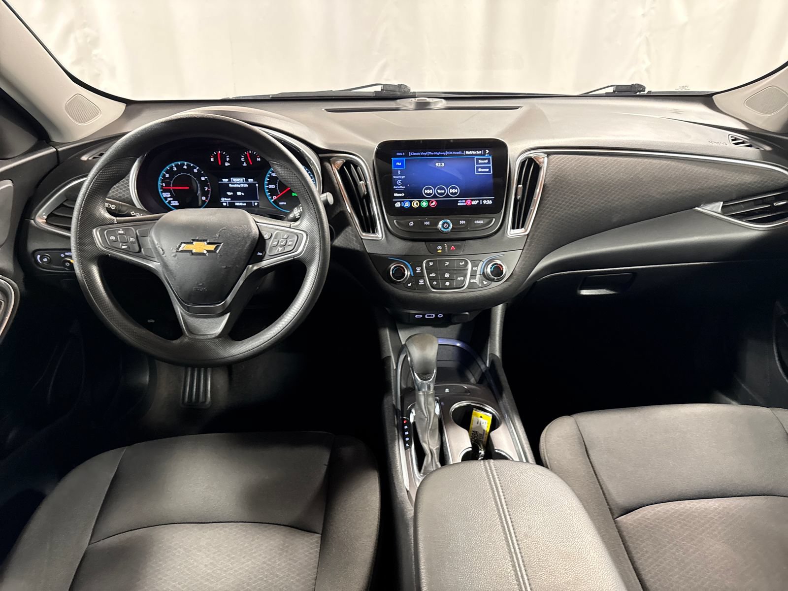 Used 2021 Chevrolet Malibu LT FWD image 4