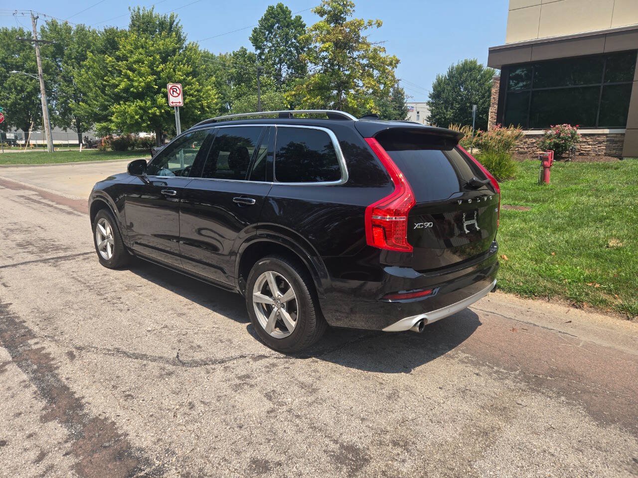 Used 2018 Volvo XC90 T5 Momentum AWD/4WD image 8