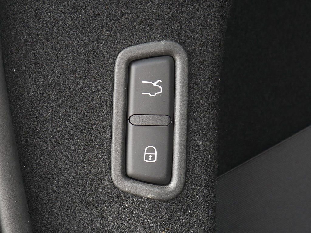 Used 2019 Maserati Levante GranLusso AWD/4WD image 51