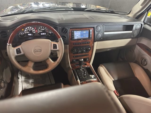Used 2008 Jeep Commander Overland AWD/4WD image 2