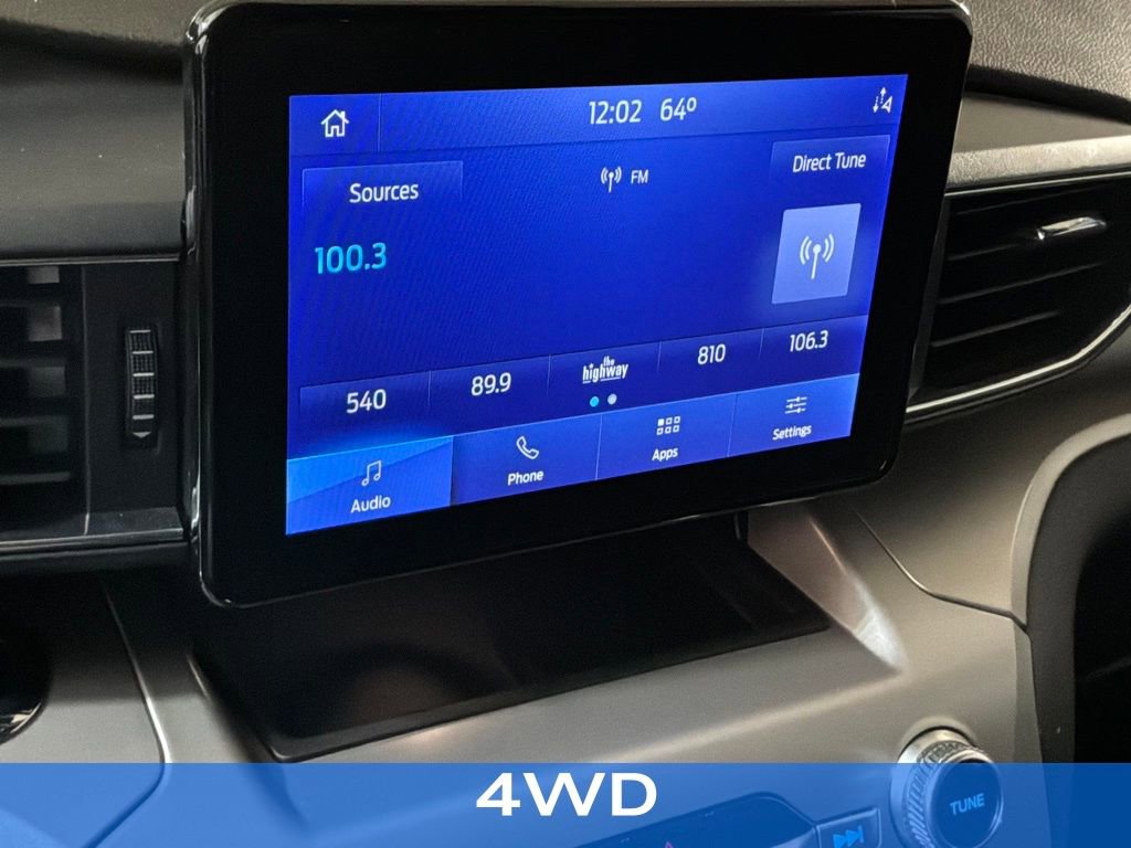 Used 2022 Ford Explorer XLT w/ Equipment Group 202A image 2