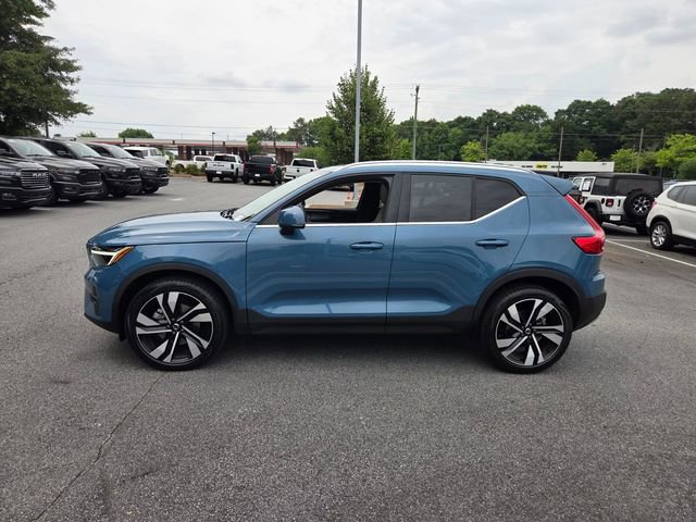 Used 2024 Volvo XC40 B5 Plus w/ Climate Package AWD/4WD image 4