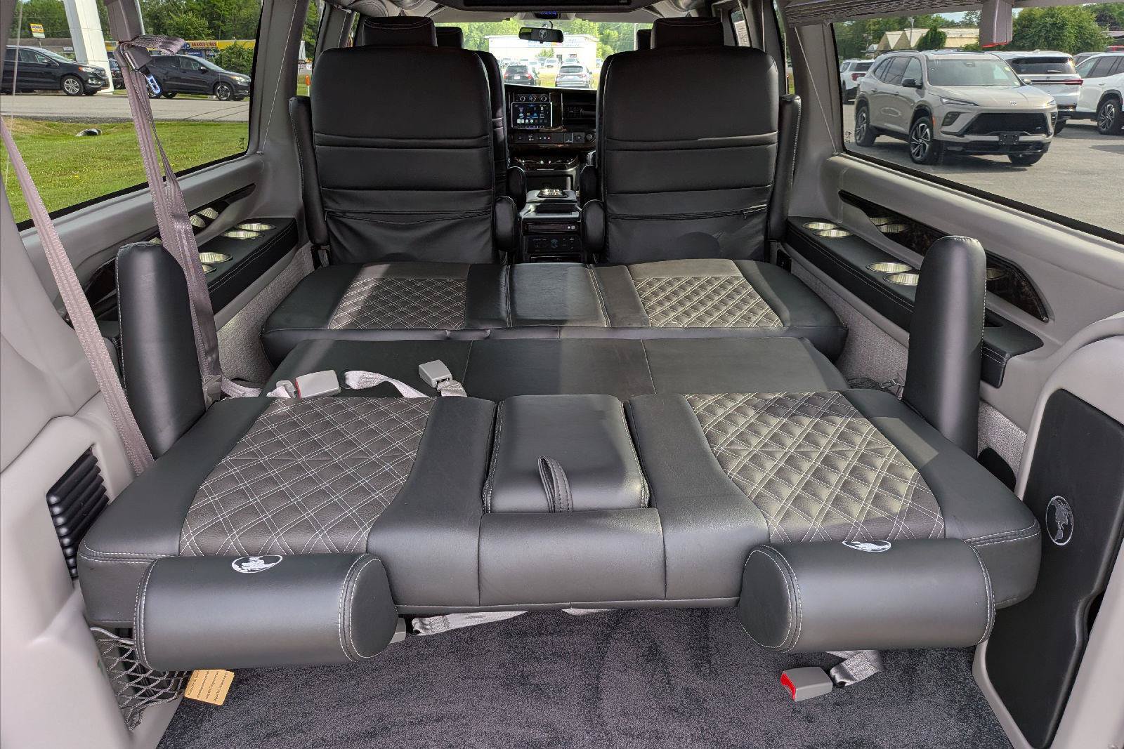 Used 2023 GMC Savana 2500 Extended RWD image 11