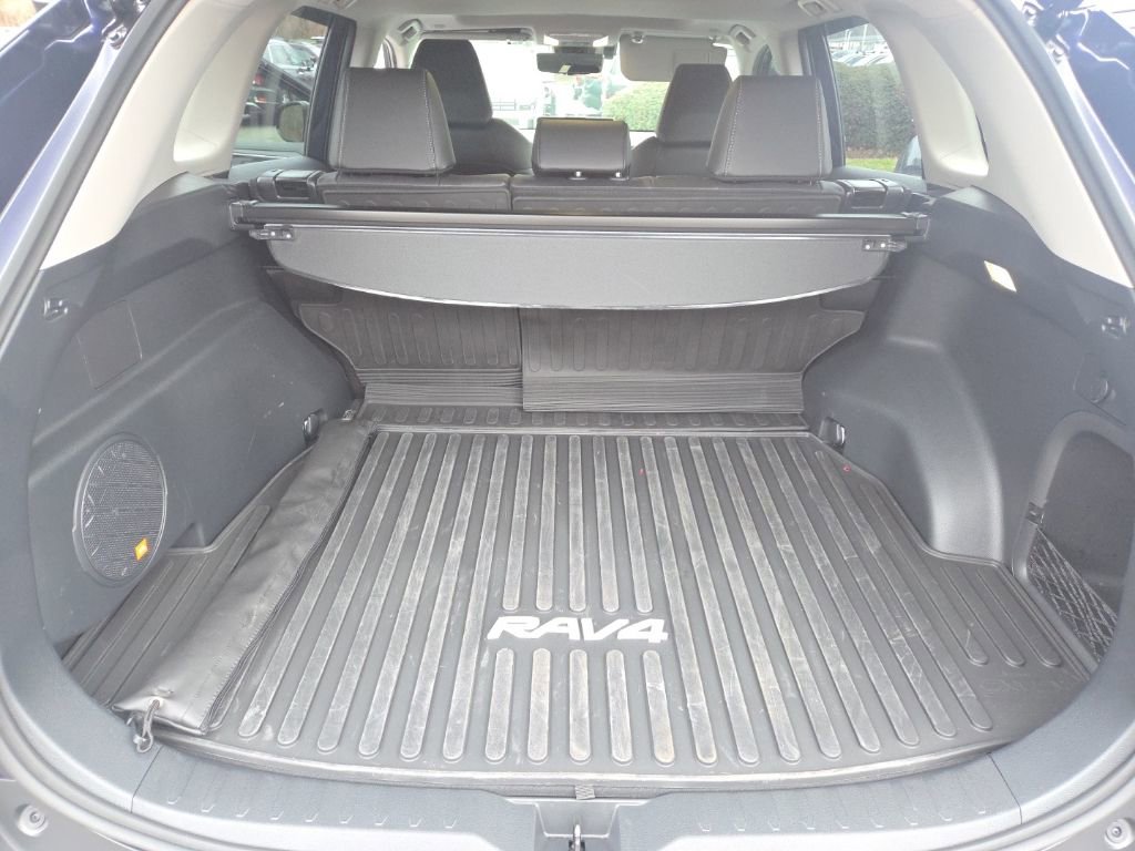Used 2025 Toyota RAV4 Limited w/ Advanced Technology Package image 10