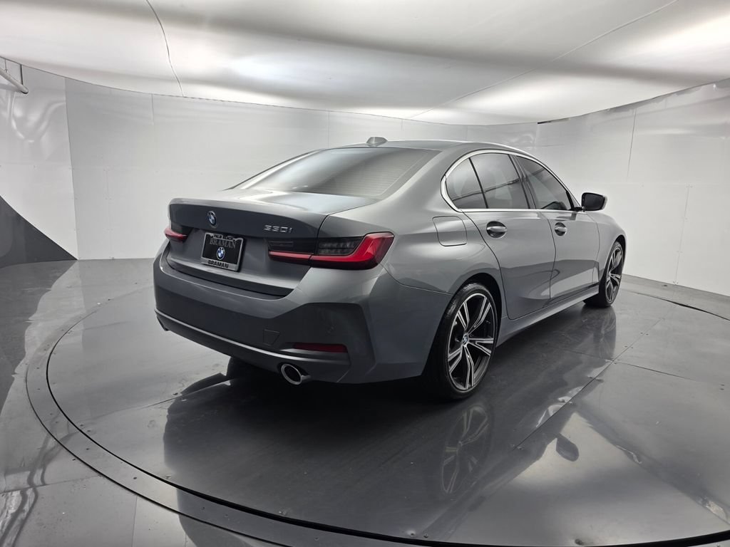 Used 2024 BMW 330i Sedan w/ Convenience Package RWD image 4