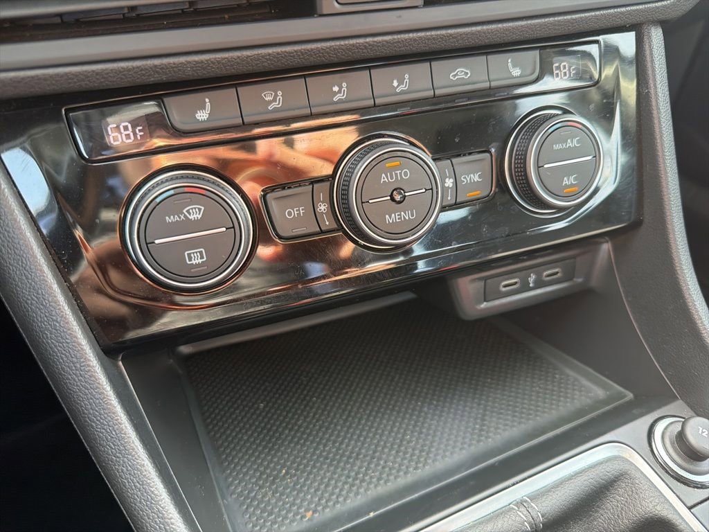 Used 2022 Volkswagen Jetta SE FWD image 19