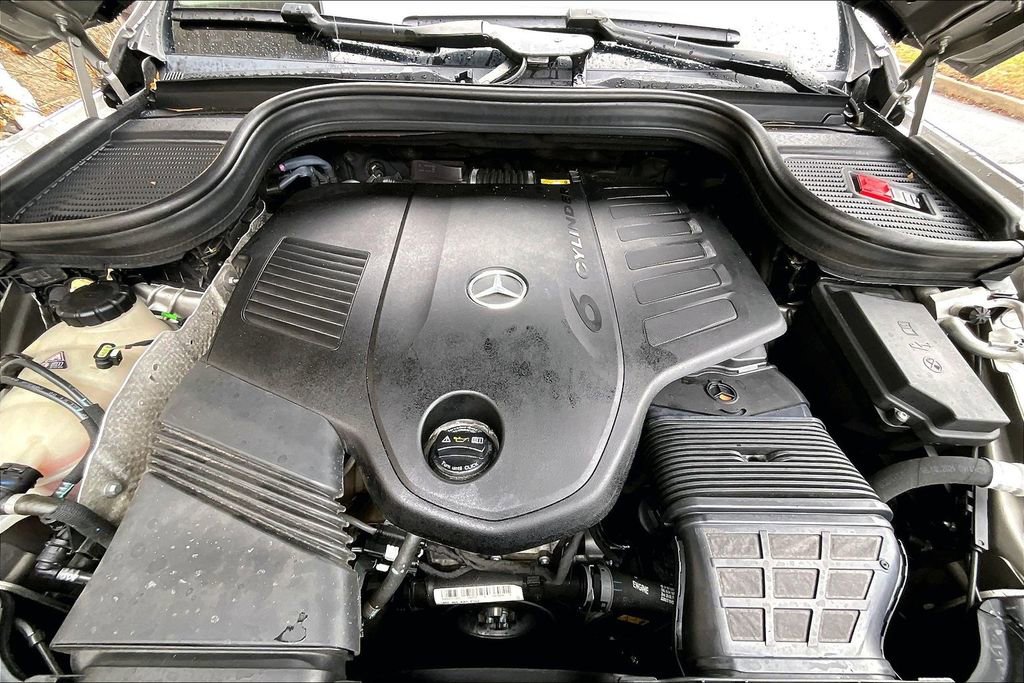 Certified 2022 Mercedes-Benz GLS 450 4MATIC image 9