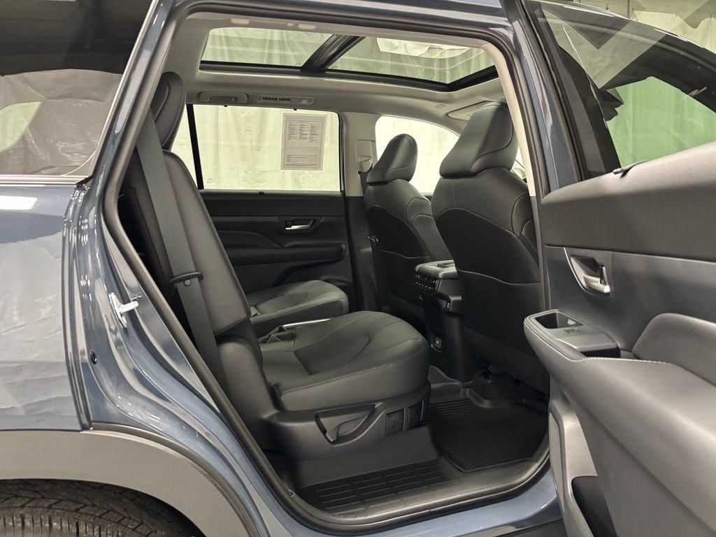 Used 2026 Toyota Grand Highlander AWD image 58