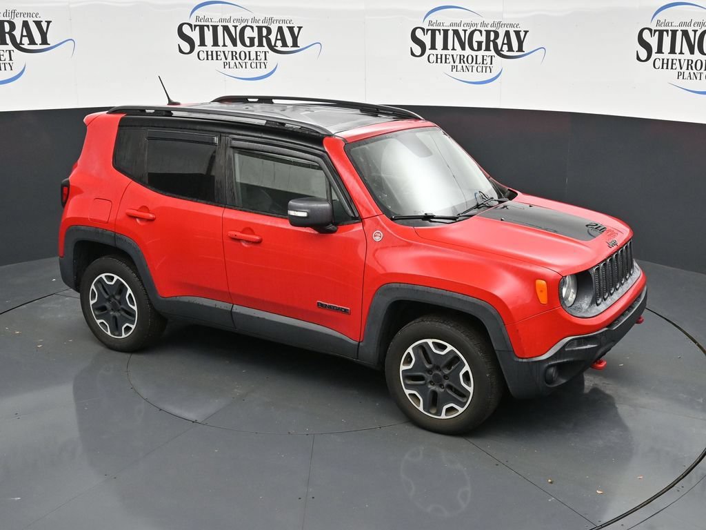 Used 2015 Jeep Renegade Trailhawk w/ Premium Leather Group AWD/4WD image 18