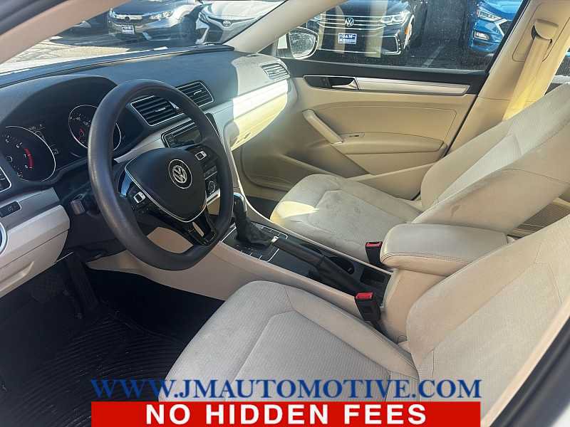 Used 2018 Volkswagen Passat 2.0T S FWD image 2
