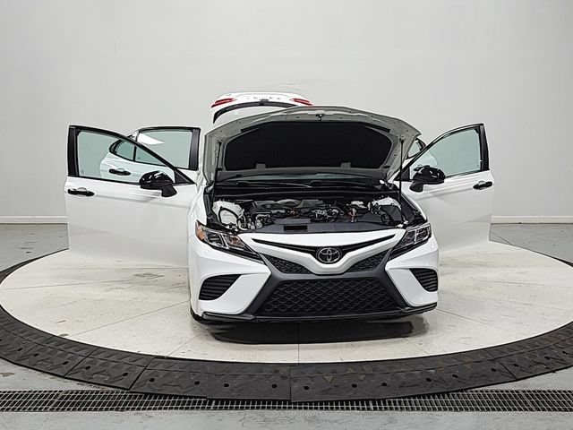 Used 2020 Toyota Camry SE FWD image 10
