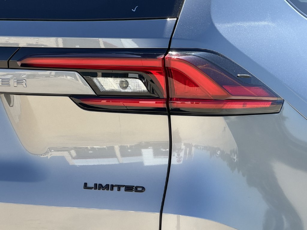 Used 2025 Toyota Grand Highlander AWD Hybrid image 11