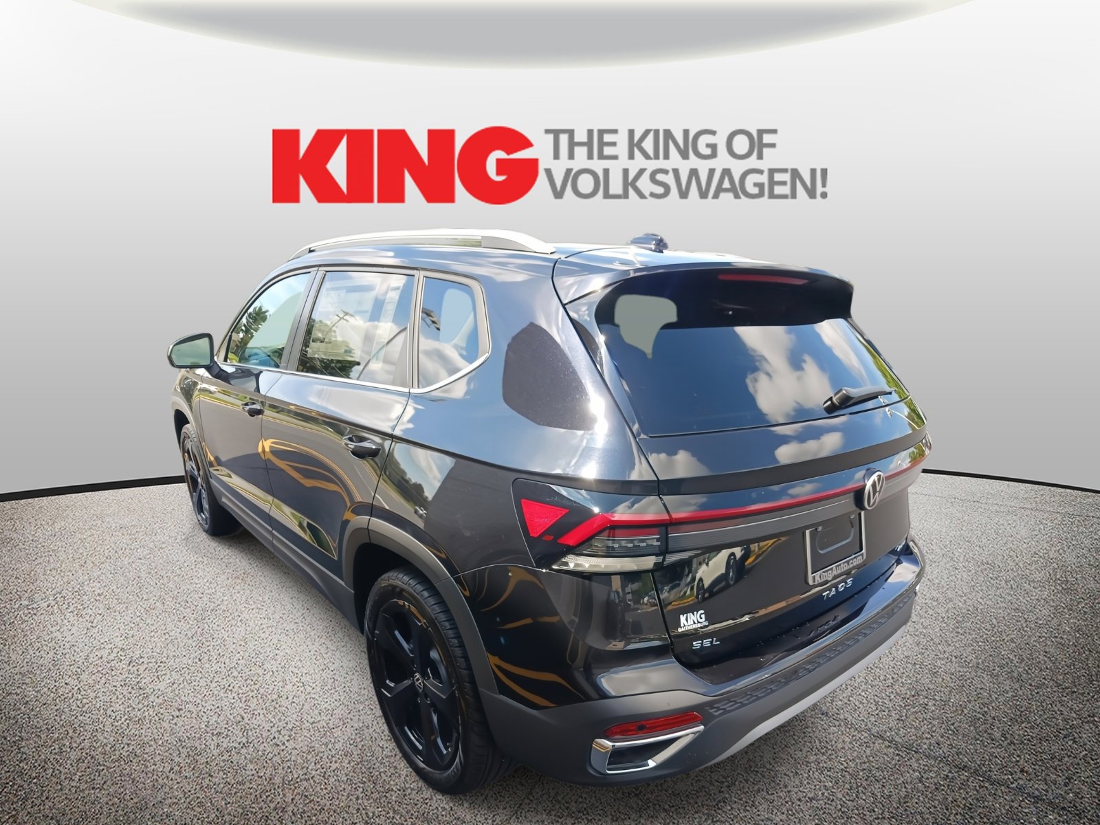 New 2025 Volkswagen Taos SEL image 5