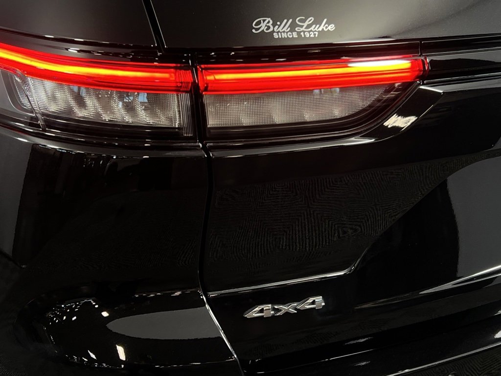 Used 2023 Jeep Grand Cherokee Limited image 13