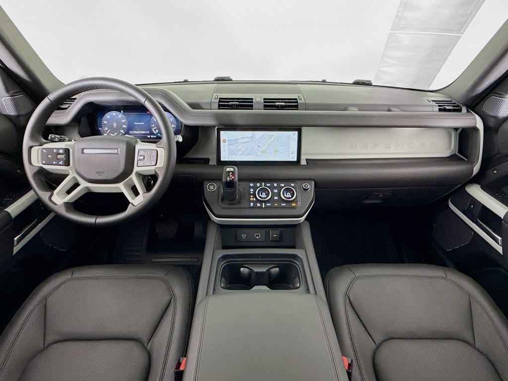 Used 2024 Land Rover Defender 110 SE AWD/4WD image 9