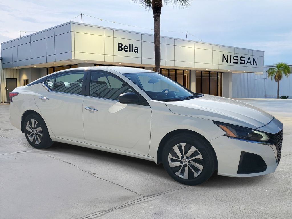 Certified 2025 Nissan Altima 2.5 S FWD image 10