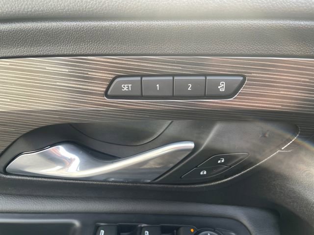 Used 2024 GMC Terrain SLT image 28