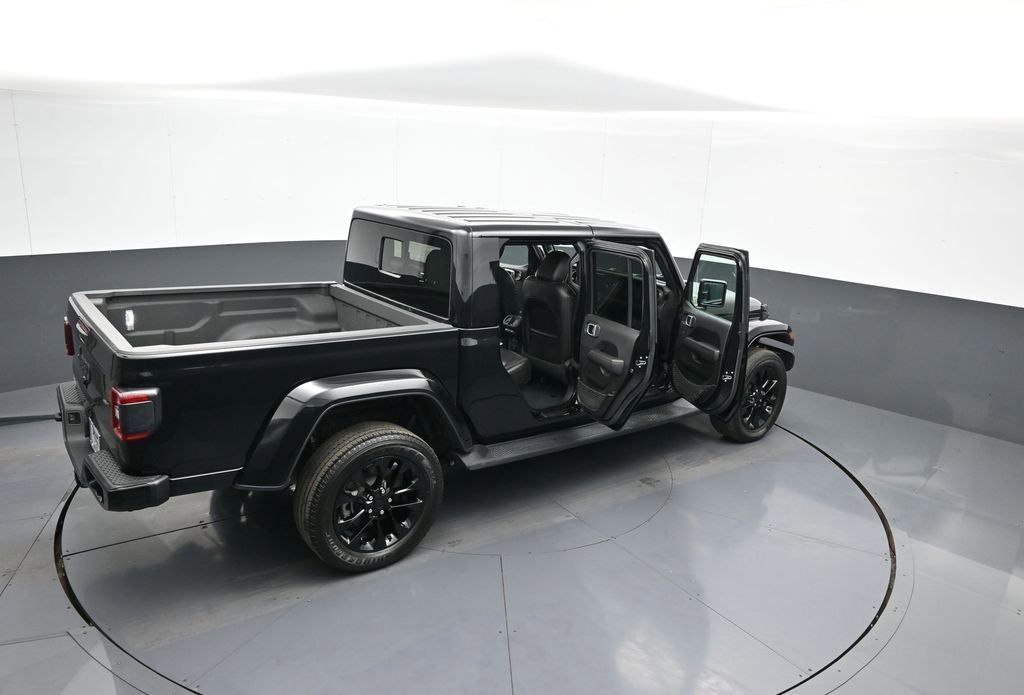 Used 2022 Jeep Gladiator Overland image 46